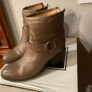 Frye Tabitha booties